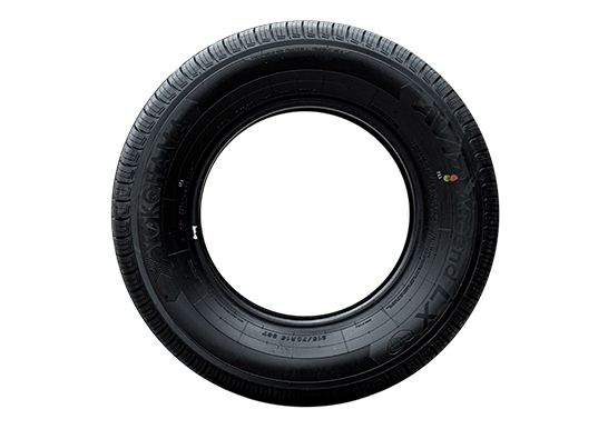 Llanta YOKOHAMA ASCEND LX 215/70R15 LATERAL